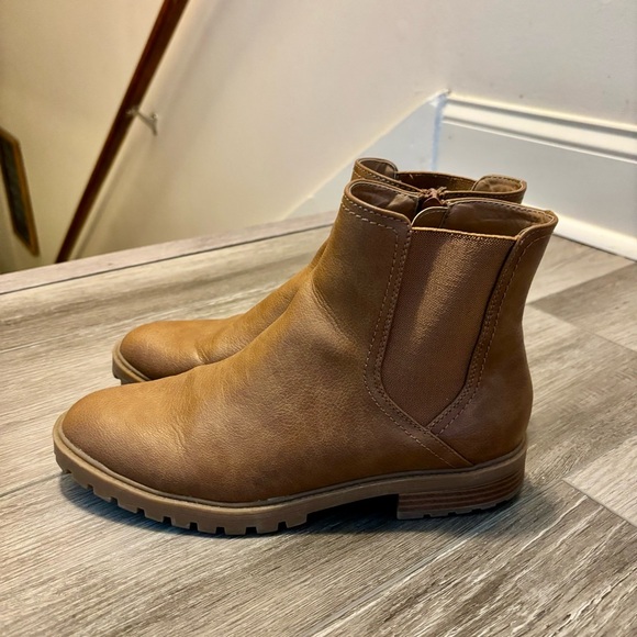 🤎Wonderly🤎 Brown Chelsea Boots - Picture 1 of 7